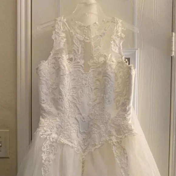Wedding Dress Size 14 - Picture 4 of 10